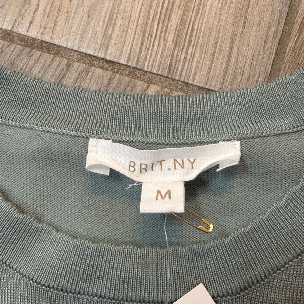 BRIT.NY Sage Green Puff Sleeve Knit Sweater Top Short Sleeve Medium NWT - Picture 7 of 13